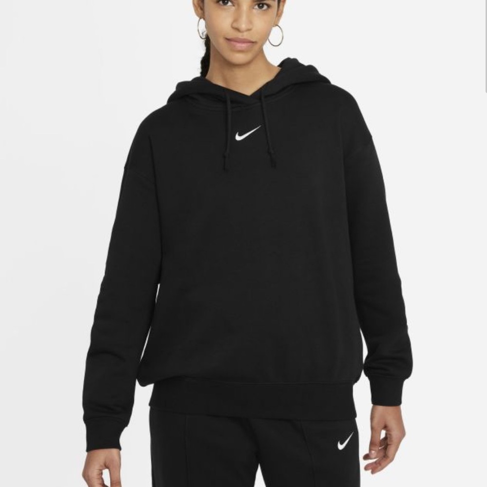 Nike Women's Oversized Essential Fleece